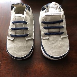 New In Box: Robeez Shoes Tyler Low Top